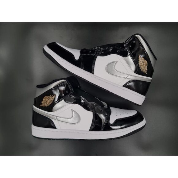 Jordan 1 Mid SE. Black White Metallic Silver Metallic Gold. SIZE 11 - HV0789-010 main image 6
